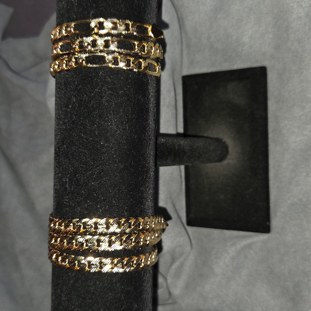 Gold Chunky Jewelry Accessory - Picture 10 of 11